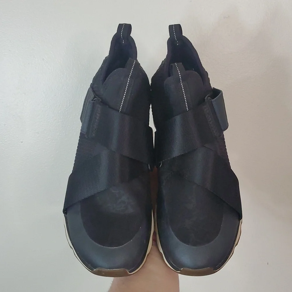 Sorel Kinetic Black Slip On Sneakers Size 8.5 Womens Hook & Loop Closure - Picture 11 of 14